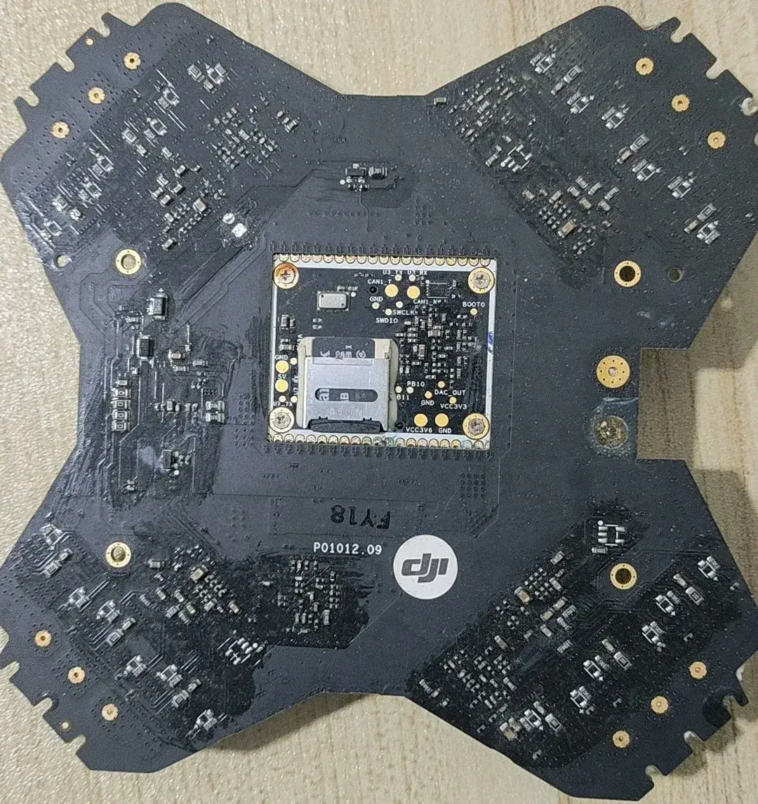 探索高频天线PCB电路板的设计，优化通信性能的关键要素第1张